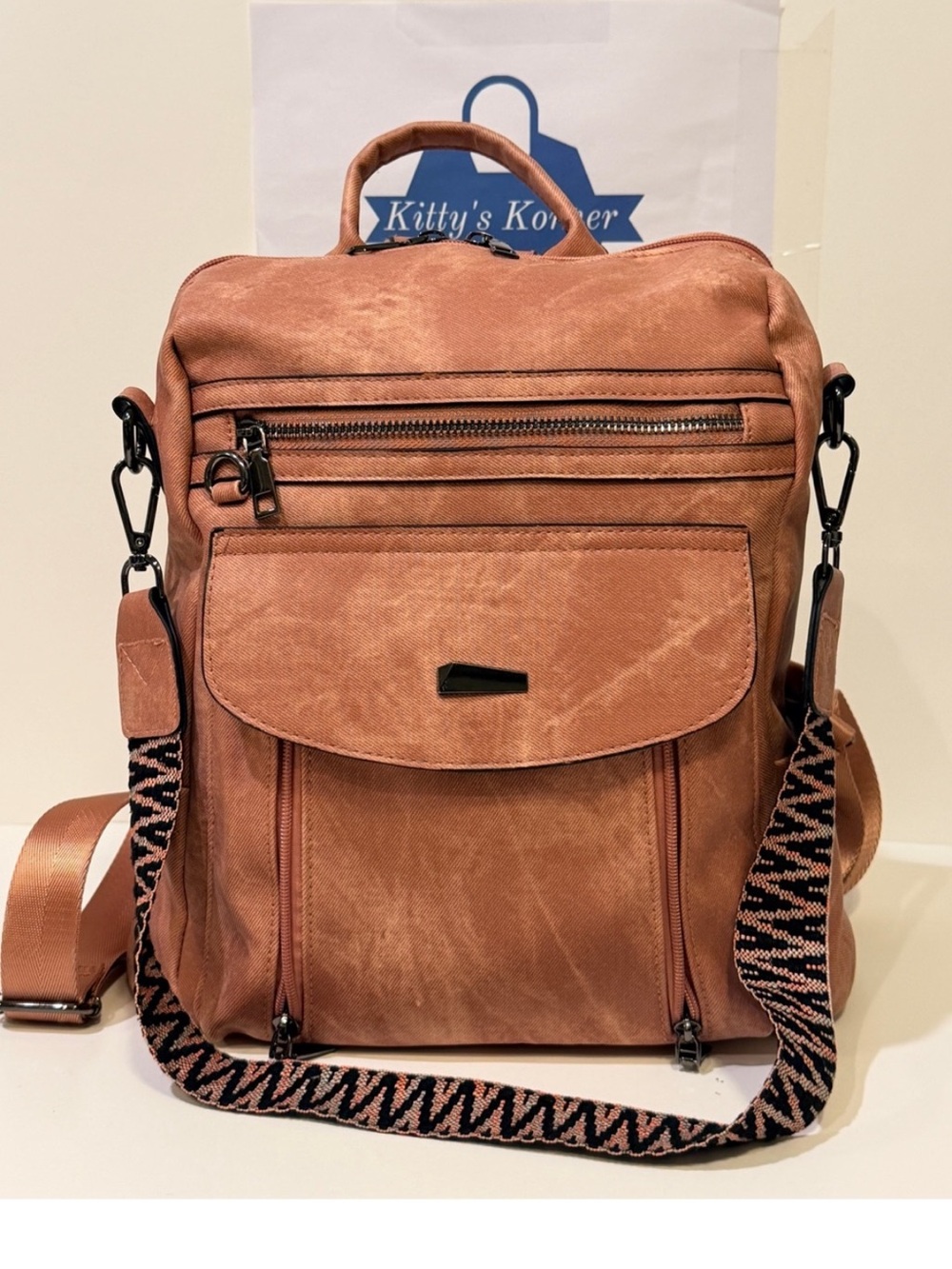 NWOT GAEKEAO Mauve/
Rose Color Casual Faux
Leather Crossbody Backpack